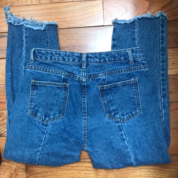 |Six Crisp Days| Raw Hem Cutoff Jeans - Picture 3 of 4